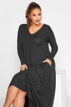 LIMITED COLLECTION Curve Black Polka Dot Pleat Front Dress -Luna Looks Zone 04d836f2 4afa 4f 215234 D