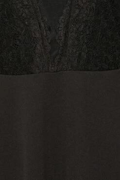 YOURS LONDON Curve Black Lace Plunge Skater Dress -Luna Looks Zone 0b5e6b69 3550 47 161905 Z