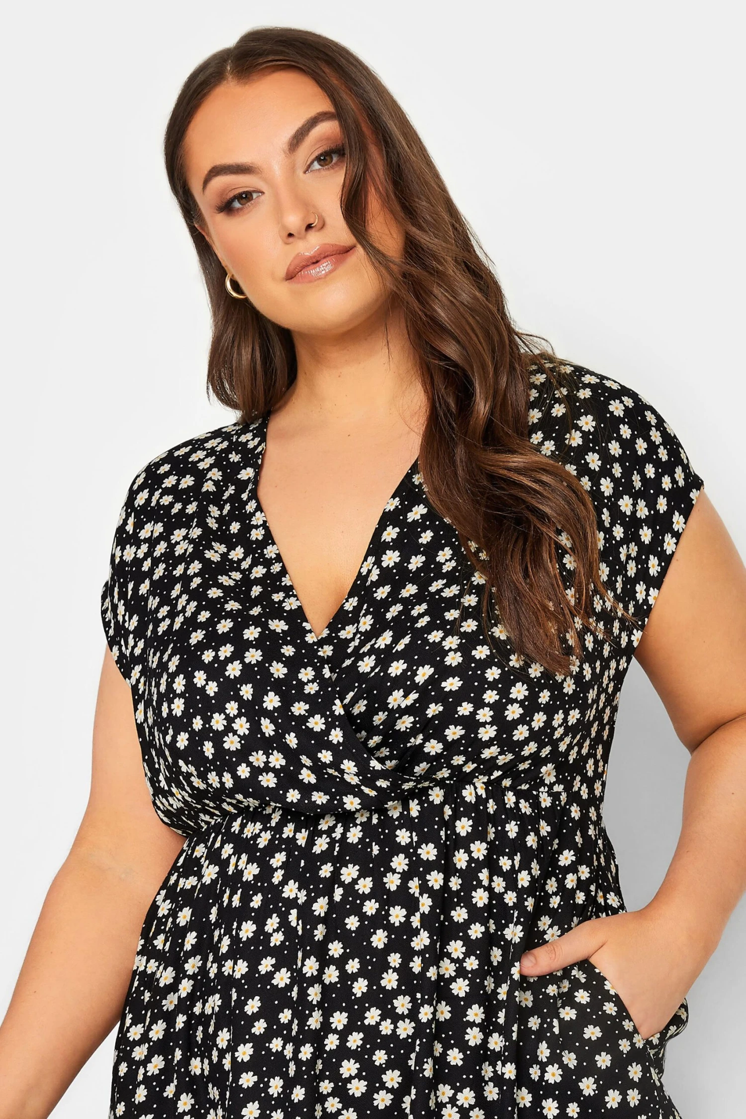 YOURS Curve Black Daisy Print High Low Wrap Dress 3 YOURS Curve Black Daisy Print High Low Wrap Dress - Image 3