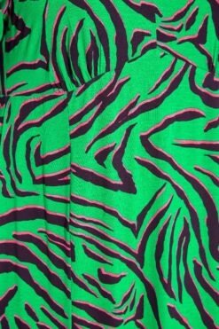 YOURS LONDON Curve Green Zebra Print Keyhole Dress -Luna Looks Zone 0e7a9670 ad0c 41 161590 Z