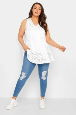 YOURS Curve 2 PACK Navy Blue Broderie Swing Vest Top -Luna Looks Zone 12a9d102 1231 4c 320742 B1