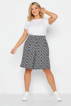 YOURS Curve Black Geometric Print Shorts