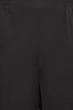 YOURS Curve Black Elasticated Waist Pull On Shorts -Luna Looks Zone 15f93baf 7e01 4e 144771 Z