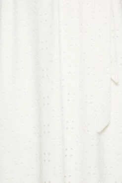 YOURS Curve White Broderie Anglaise Maxi Dress -Luna Looks Zone 1aaf9792 5bd5 4f 137538 Z