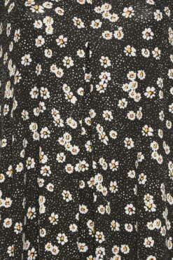 YOURS Curve Black Pleat Front Daisy Maxi Dress 9 YOURS Curve Black Pleat Front Daisy Maxi Dress -Luna Looks Zone 1ca03be0 6f24 49 137277 Z