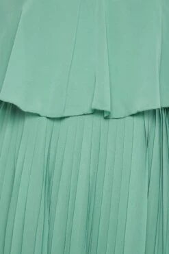 YOURS LONDON Curve Green Pleated Overlay Midi Dress 9 YOURS LONDON Curve Green Pleated Overlay Midi Dress -Luna Looks Zone 1cac722e 2a47 41 162119 Z