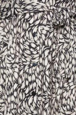 YOURS Curve Black Leaf Print Split Hem Shirt Dress -Luna Looks Zone 2ae79319 74e9 4a 302076 Z