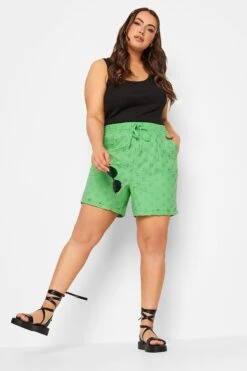 LIMITED COLLECTION Curve Green Broderie Anglaise Shorts