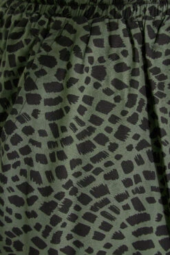 YOURS Curve Khaki Green Animal Print Cropped Joggers -Luna Looks Zone 2b3db746 de46 49 144557 Z