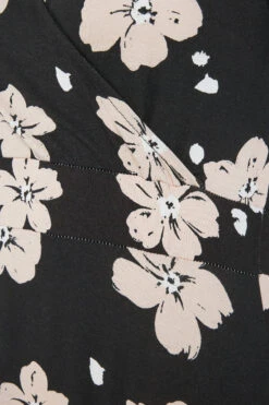 YOURS Curve Black Floral Print V-Neck Midaxi Dress -Luna Looks Zone 2bf2590a b8e1 4b 302228 Z