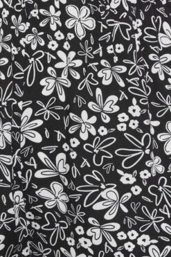 YOURS Curve Black Floral Print Cropped Trousers -Luna Looks Zone 3610cb4d 0272 48 143383 Z