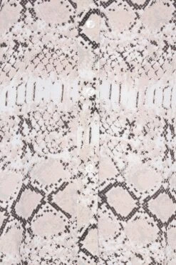 YOURS Curve Ivory White Snake Print Button Through Shirt 9 YOURS Curve Ivory White Snake Print Button Through Shirt -Luna Looks Zone 3bc1ebec c7ff 45 131950 Z