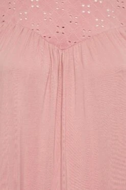 LIMITED COLLECTION Curve Pink Broderie Anglaise Insert Vest Top -Luna Looks Zone 3d8302b6 f3a8 48 215696 Z