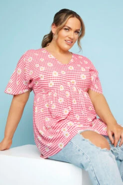 LIMITED COLLECTION Curve Pink Gingham Floral Top -Luna Looks Zone 4578047a 344b 46 213640 L