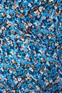 YOURS Curve Blue Ditsy Floral V-Neck Midaxi Dress -Luna Looks Zone 4bb8b557 2229 42 302225 Z