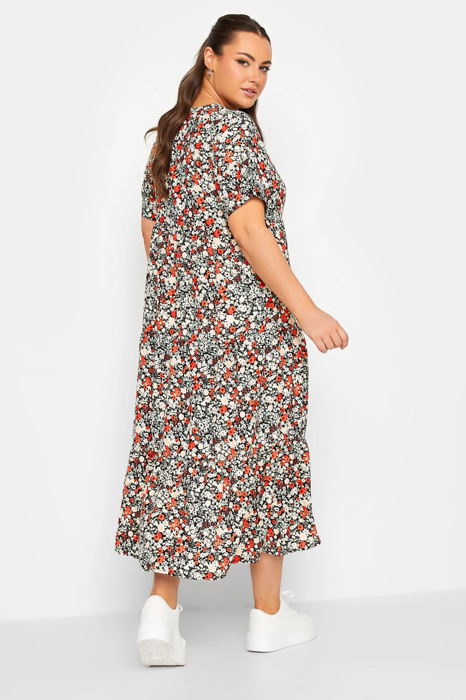 LIMITED COLLECTION Curve Black Ditsy Print Midaxi Smock Dress 2 LIMITED COLLECTION Curve Black Ditsy Print Midaxi Smock Dress - Image 2