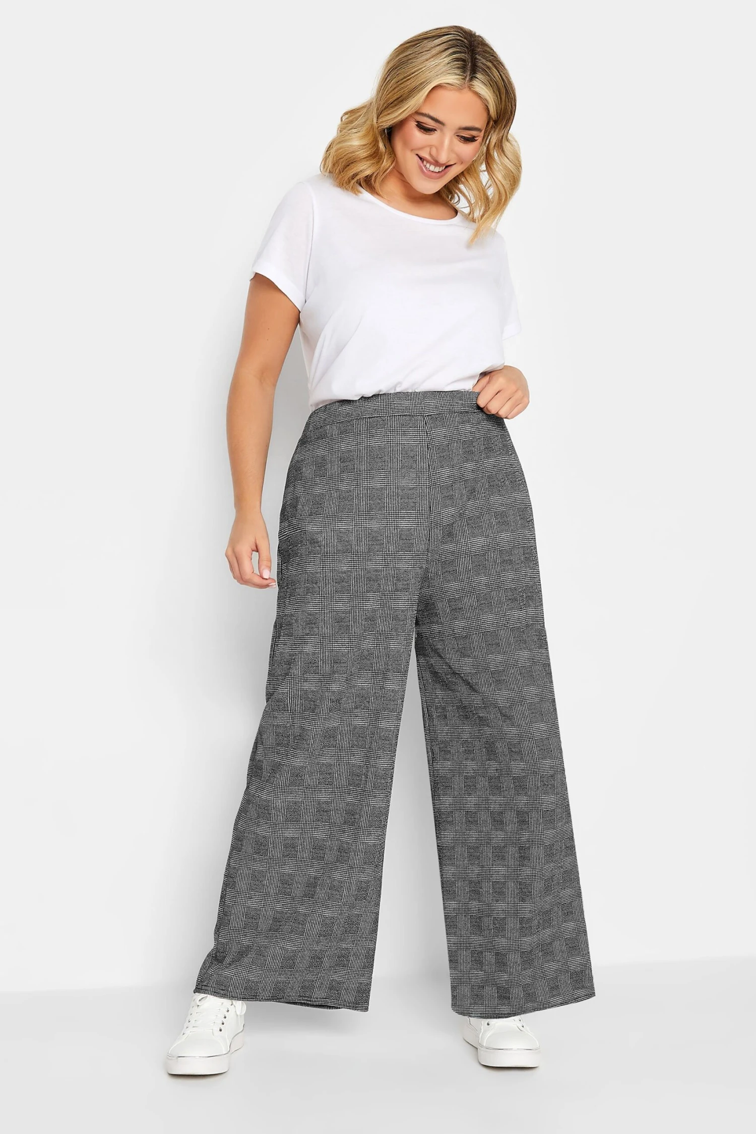 YOURS PETITE Curve Black Dogtooth Check Stretch Wide Leg Trousers 1 YOURS PETITE Curve Black Dogtooth Check Stretch Wide Leg Trousers