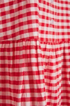 LIMITED COLLECTION Curve Red Gingham Dipped Hem Smock Dress 9 LIMITED COLLECTION Curve Red Gingham Dipped Hem Smock Dress -Luna Looks Zone 58e9734f 961a 44 214400 Z