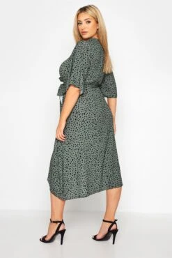 YOURS LONDON Curve Green Dalmatian Print Midi Wrap Dress -Luna Looks Zone 6040aab6 53ee 44 157867 C