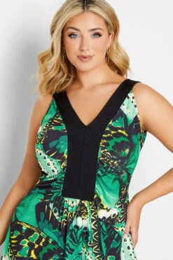 YOURS LONDON Curve Green Butterfly Print Maxi Dress -Luna Looks Zone 62ebcf18 9c39 40 162185 D