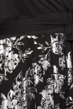 YOURS LUXURY Curve Black & Silver Foil Floral Print Wrap Dress -Luna Looks Zone 6d42c264 ae90 49 301808 Z1