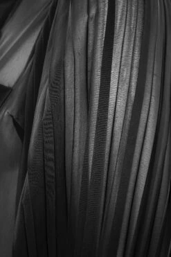 YOURS LONDON Curve Black Pleat Sleeve Shirt -Luna Looks Zone 727c18f3 a5a9 4a 162081 Z