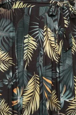 YOURS Curve Black Tropical Leaf Print Wrap Dress -Luna Looks Zone 748d5ed3 aa81 4e 301986 Z