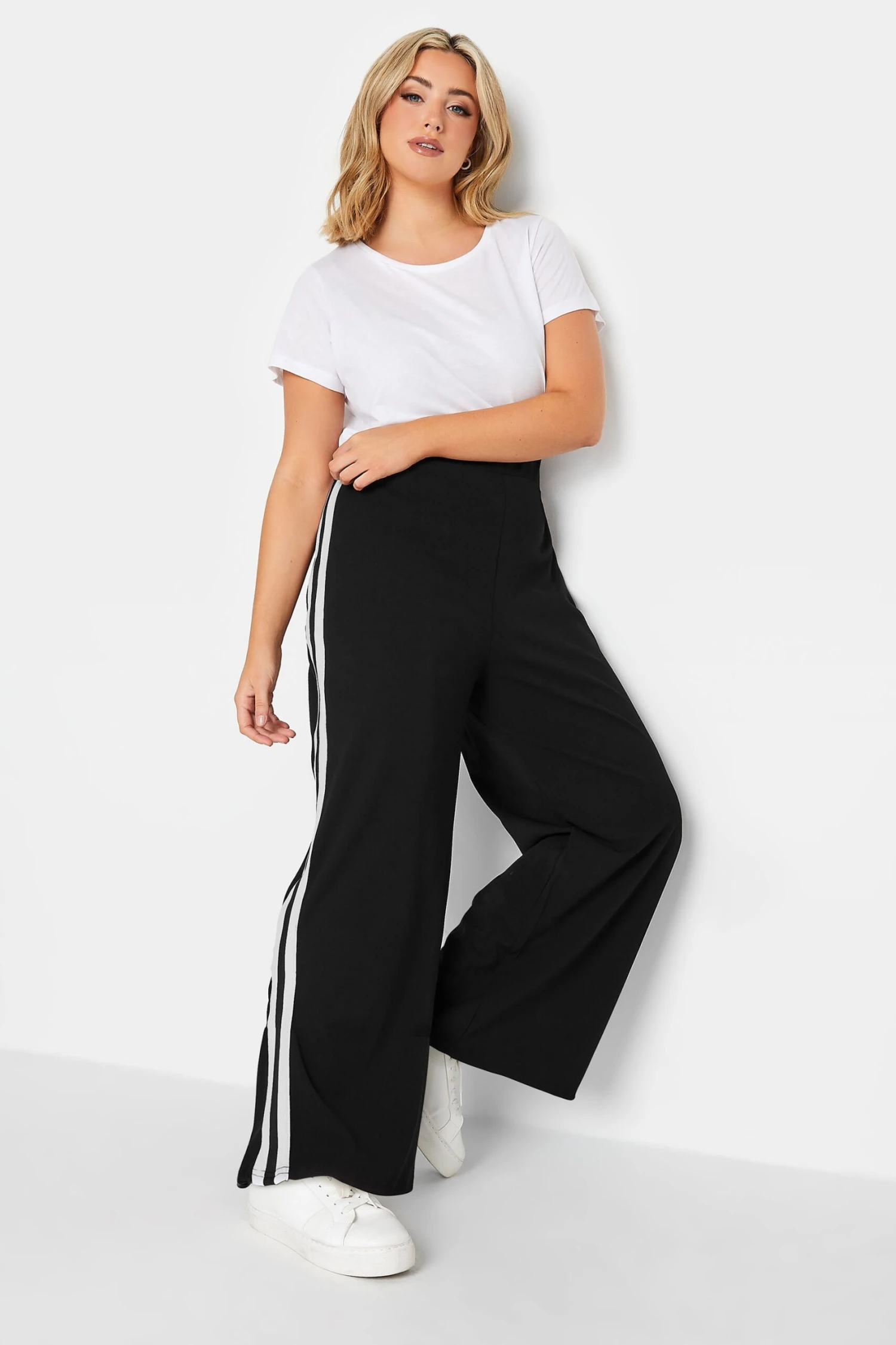 YOURS PETITE Curve Black & White Stripe Wide Leg Trousers 1 YOURS PETITE Curve Black & White Stripe Wide Leg Trousers