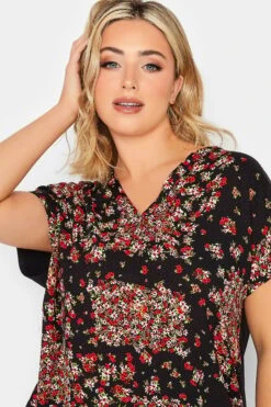 YOURS Curve Red Floral Patchwork Blouse 8 YOURS Curve Red Floral Patchwork Blouse -Luna Looks Zone 7c8df80b 4a0a 46 174393 D