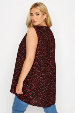 YOURS Curve Black & Red Dalmatian Pleat Detail Top -Luna Looks Zone 803d818b 2159 4f 173965 C