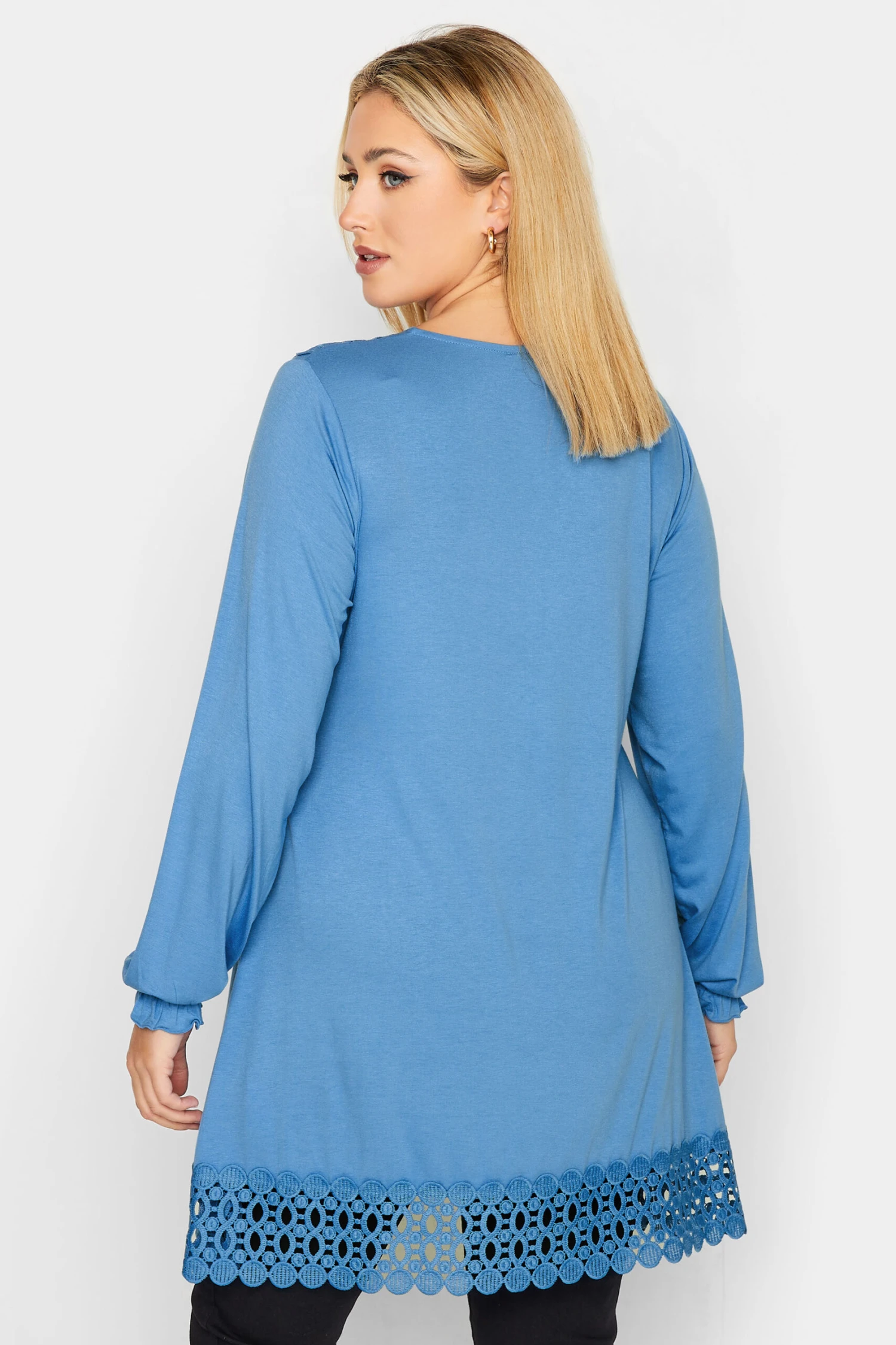 YOURS Curve Blue Crochet Long Sleeve Tunic Top 4 YOURS Curve Blue Crochet Long Sleeve Tunic Top - Image 4