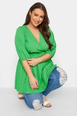 YOURS Curve Green Textured Wrap Top -Luna Looks Zone 892defc1 a7de 44 131737 D