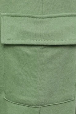 YOURS Curve Sage Green Cargo Pocket Cropped Joggers -Luna Looks Zone 89ef9590 d98d 49 144877 Z
