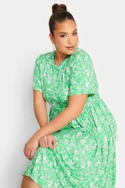 YOURS Curve Bright Green Ditsy Floral Smock Dress -Luna Looks Zone 8b1acfcf 4780 43 302232 D