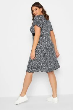 Luna Looks Zone -Luna Looks Zone 8b3864b9 a9e0 49 302049 C