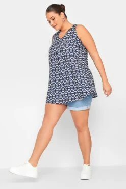 YOURS Curve Navy Blue Aztec Print Swing Top -Luna Looks Zone 8de4c7d8 95fe 4d 131988 B