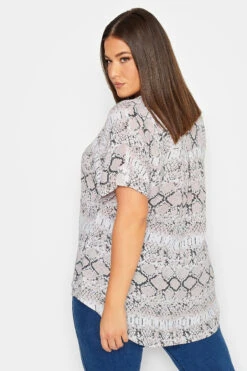 YOURS Curve Ivory White Snake Print Button Through Shirt 8 YOURS Curve Ivory White Snake Print Button Through Shirt -Luna Looks Zone 996a23e6 9196 41 131950 C