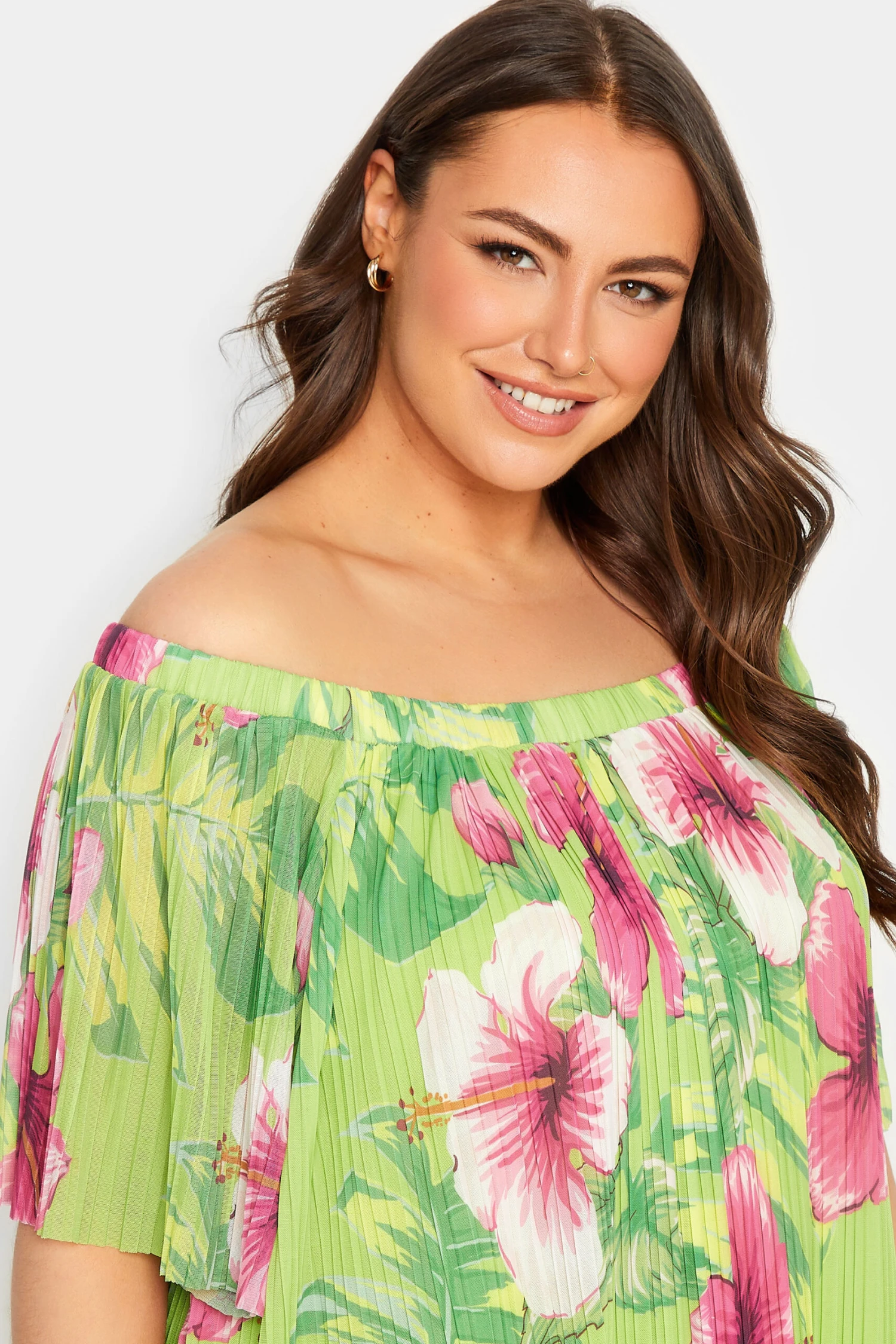 YOURS Curve Green Floral Double Layer Mesh Top 3 YOURS Curve Green Floral Double Layer Mesh Top - Image 3