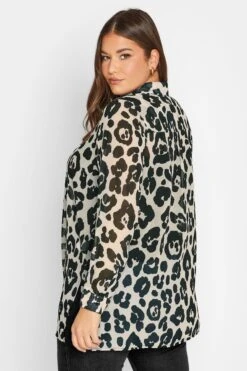 YOURS LONDON Curve White & Black Leopard Print Longline Shirt -Luna Looks Zone 9aaba4be e66b 44 162045 CR