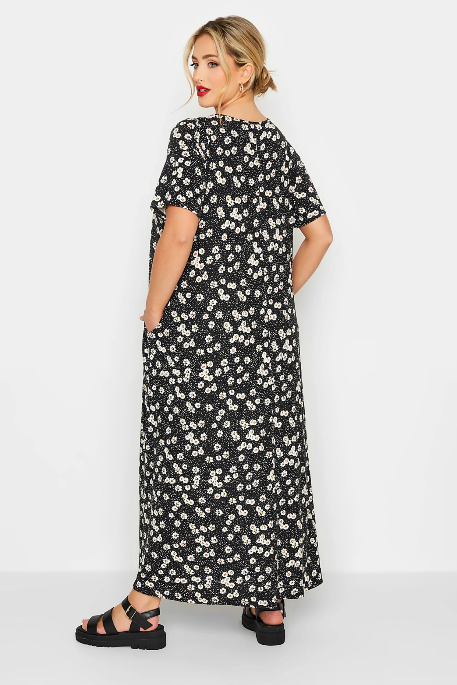 YOURS Curve Black Pleat Front Daisy Maxi Dress 2 YOURS Curve Black Pleat Front Daisy Maxi Dress - Image 2