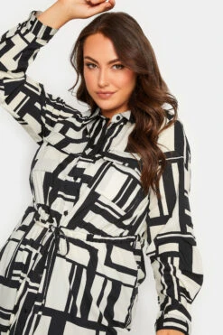 YOURS Curve Black & White Geometric Print Utility Pocket Shirt -Luna Looks Zone a5601300 27b3 4a 131739 D