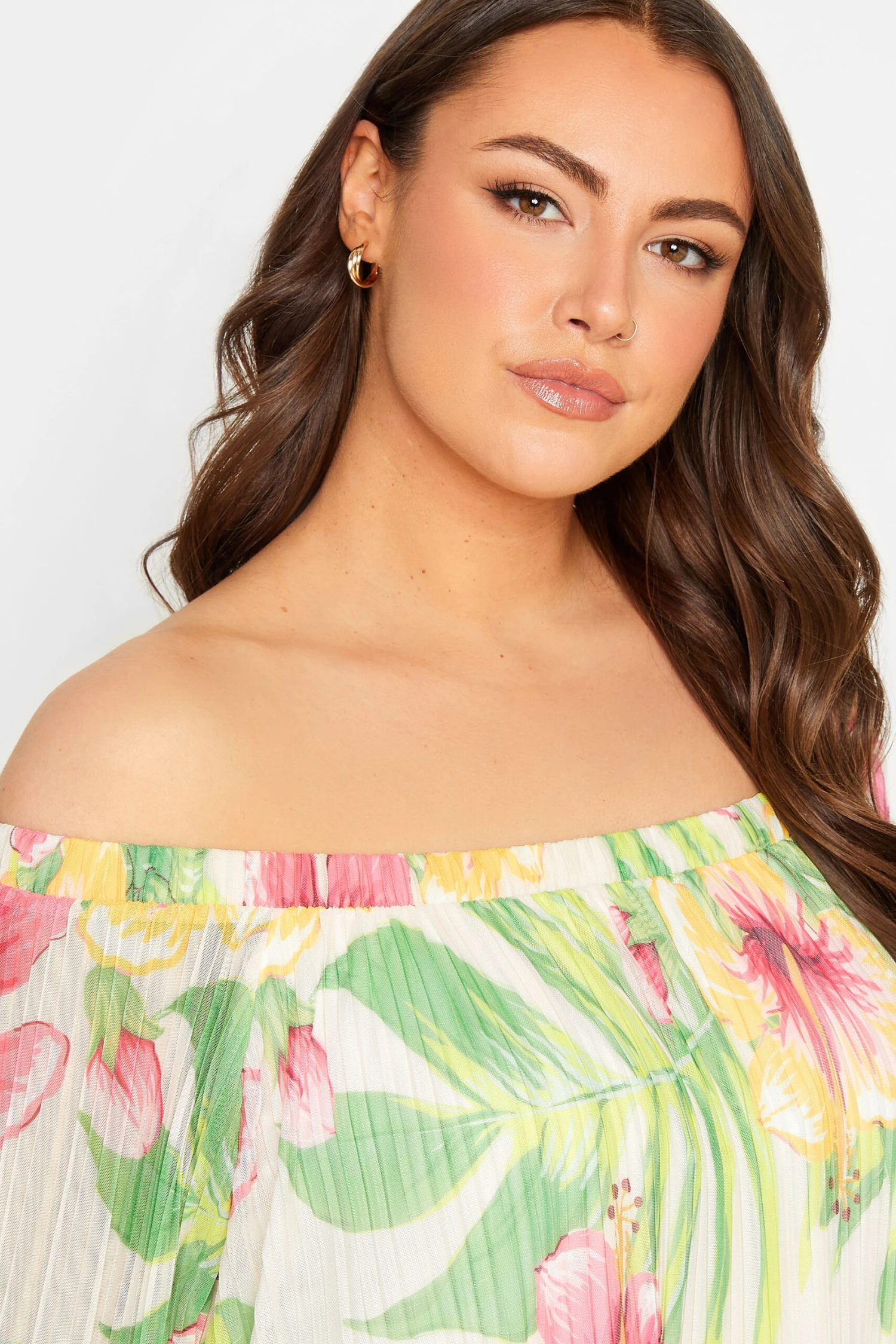 YOURS Curve White Floral Double Layer Mesh Top 3 YOURS Curve White Floral Double Layer Mesh Top - Image 3