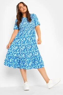 LIMITED COLLECTION Curve Blue Ditsy Print Shirred Midaxi Dress -Luna Looks Zone aa65c805 f7be 42 215539 B1