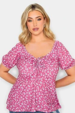 YOURS PETITE Curve Pink Ditsy Print Ruched Front Top -Luna Looks Zone add7469b bc40 49 174564 D