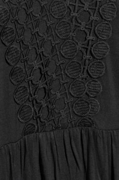 YOURS Curve Black Crochet Trim Long Sleeve Tunic Top 9 YOURS Curve Black Crochet Trim Long Sleeve Tunic Top -Luna Looks Zone b106caf0 41ed 40 320337 Z