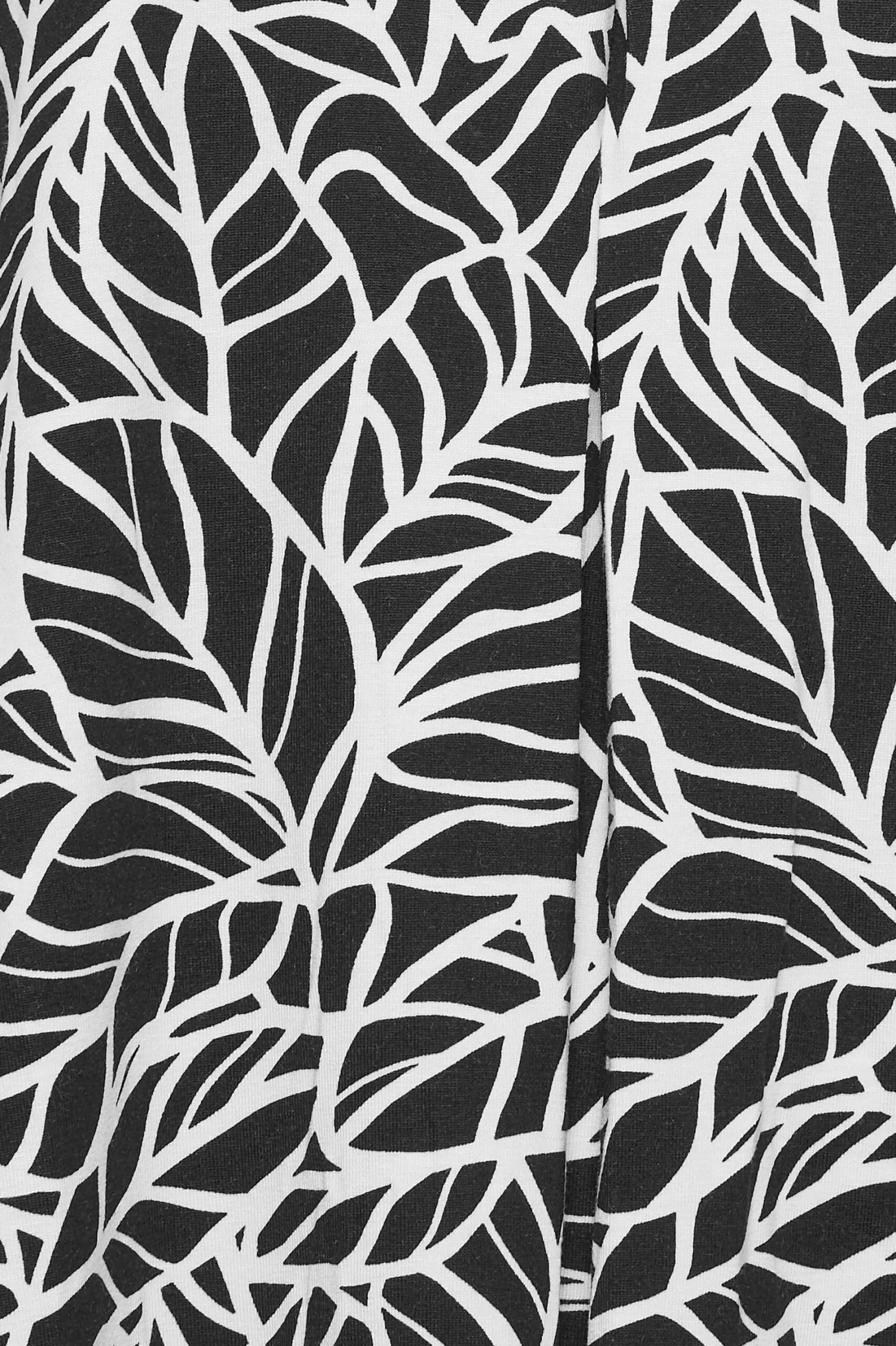 YOURS Curve Black Monochrome Floral Ditsy Top 4 YOURS Curve Black Monochrome Floral Ditsy Top - Image 4