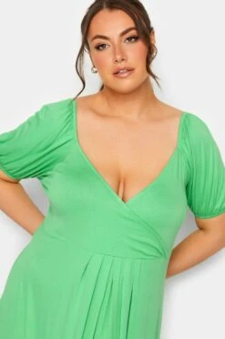 LIMITED COLLECTION Curve Green Wrap Maxi Dress -Luna Looks Zone be5d6303 356c 41 215815 D