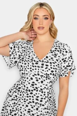 YOURS PETITE Curve White Dalmatian Print Midi Tea Dress -Luna Looks Zone c0b1ca57 2bcd 43 174504 D
