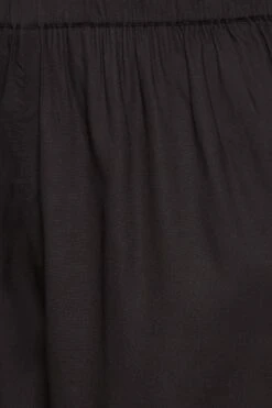 YOURS Curve Black Woven Shorts -Luna Looks Zone c4ba4551 e302 42 144796 Z