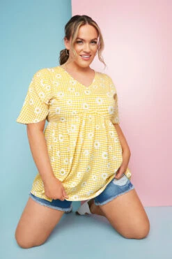 LIMITED COLLECTION Curve Lemon Yellow Gingham Floral Top -Luna Looks Zone c69bb4fd 1bf9 46 213641 L